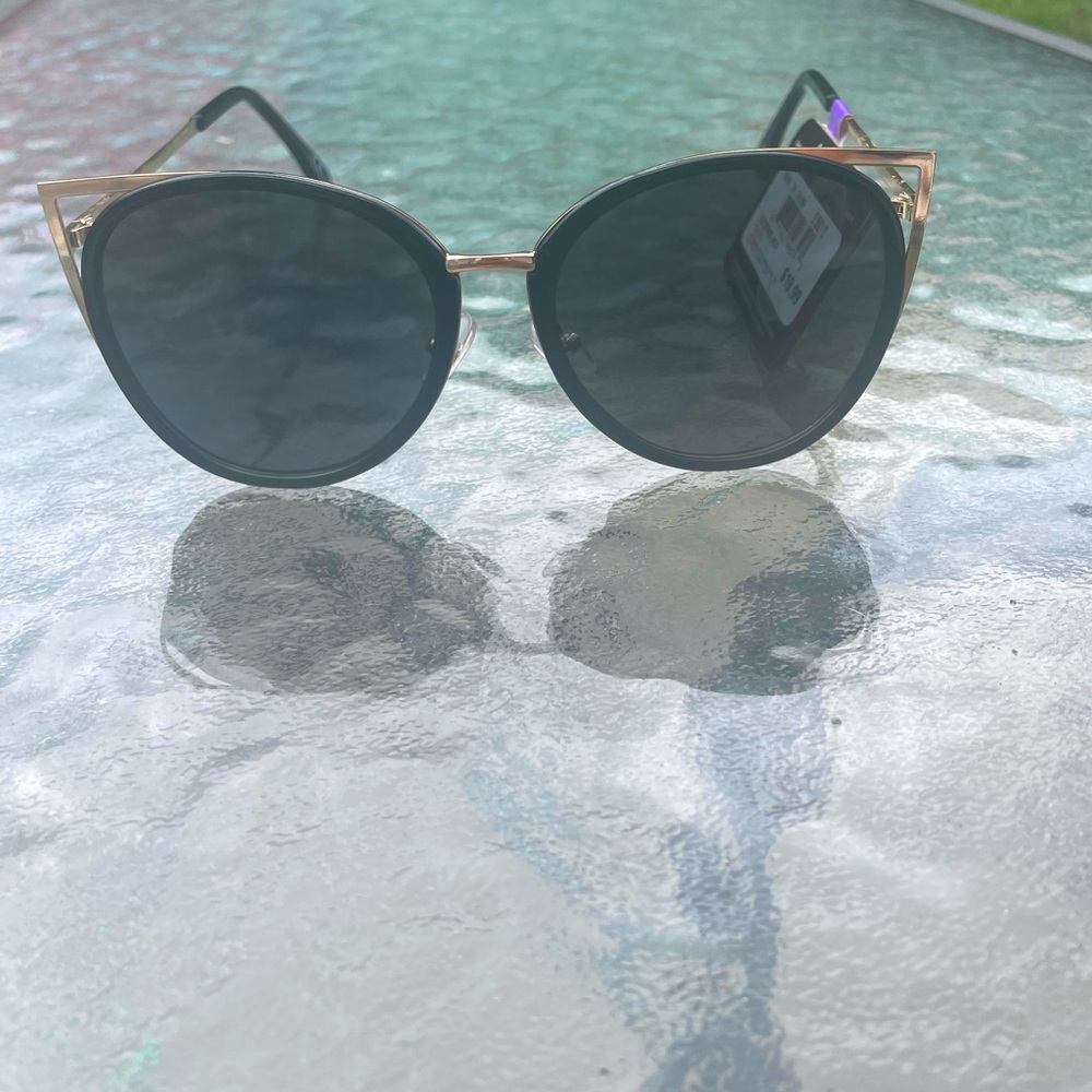 Foster Grant MaxBlock Sunglasses UVA UVB Protection Black Gold Cat Eye Frames